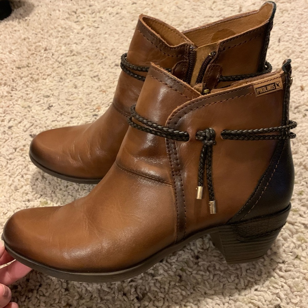 Pikilonos ankle boots